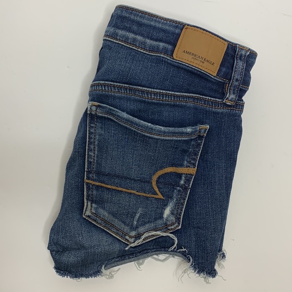 AEO | Dark Denim Jegging Cut Off Distressed Short Shorts | Frayed Cowgirl Fit 4 - Picture 9 of 9